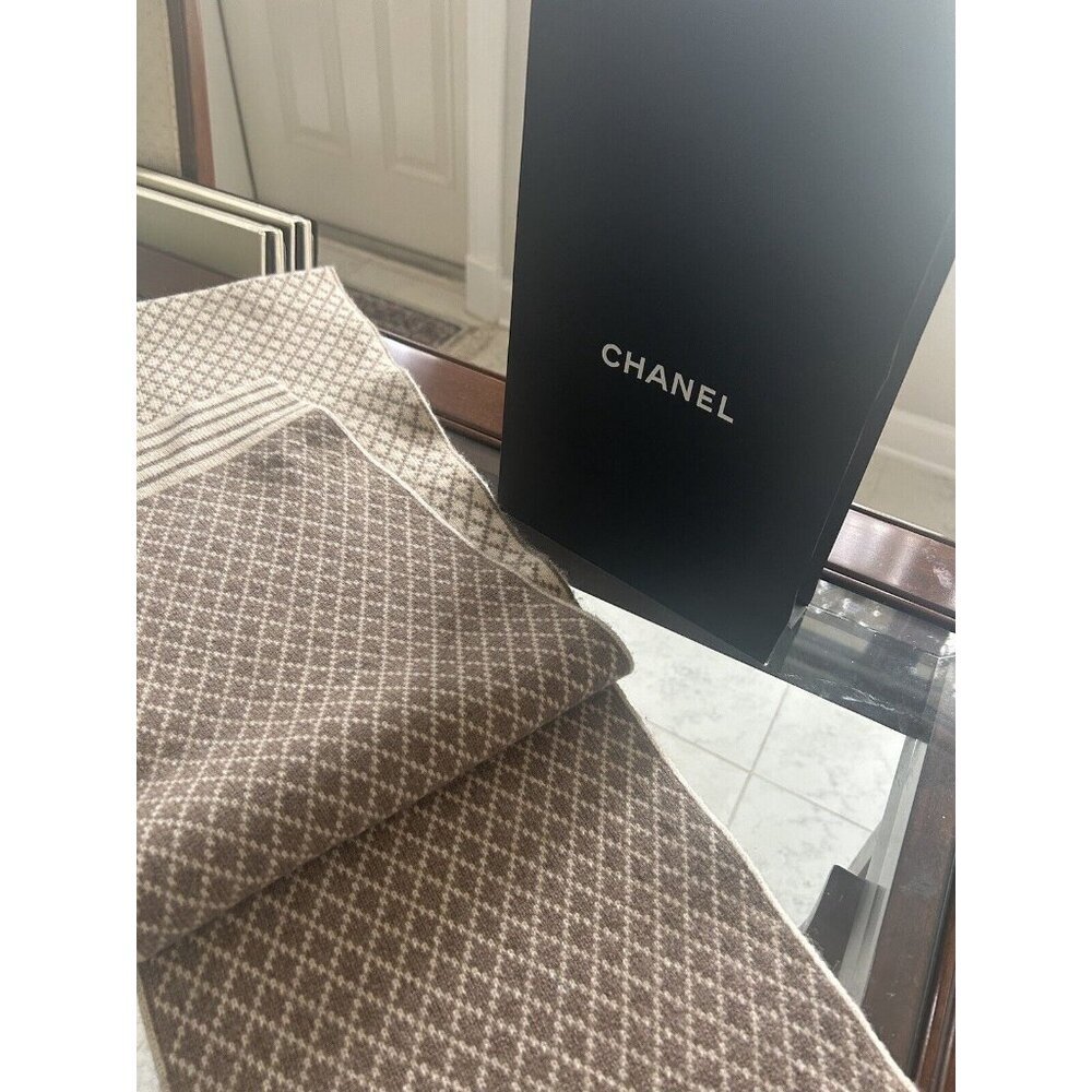CHANEL Milk tea Beige CC Logo Cashmere Scarf Wrap Stole - Picture 6 of 6
